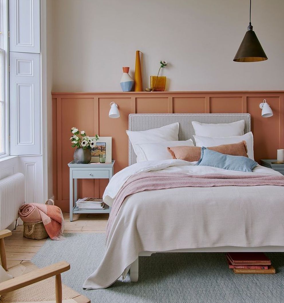 des idées pour le mur derrière le lit qui transformeront votre chambre