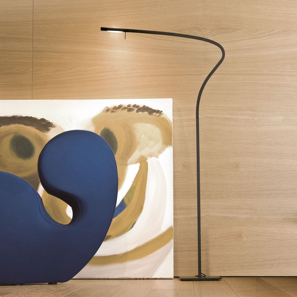 Lampadaire à bras pivotant