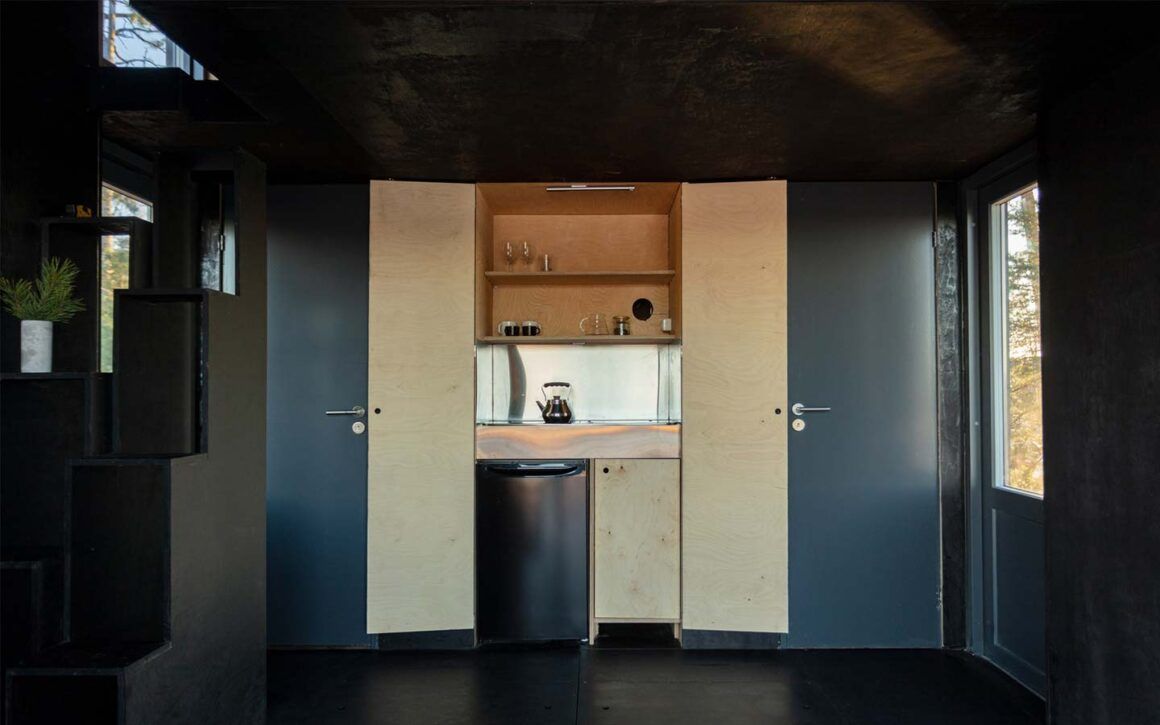 cuisine compacte de l'éco-cabine de Majamaja