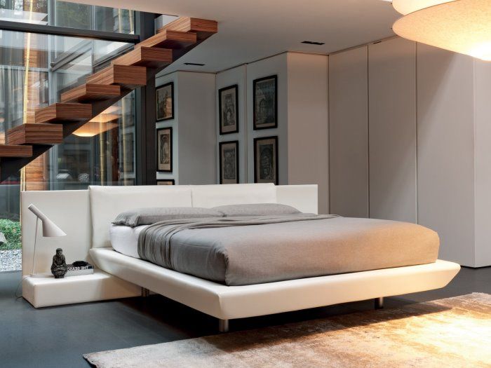 Lit blanc avec tables de chevet en tête de lit Merida