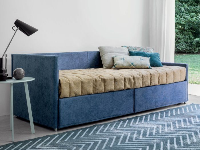 Lit simple avec tiroirs coulissants