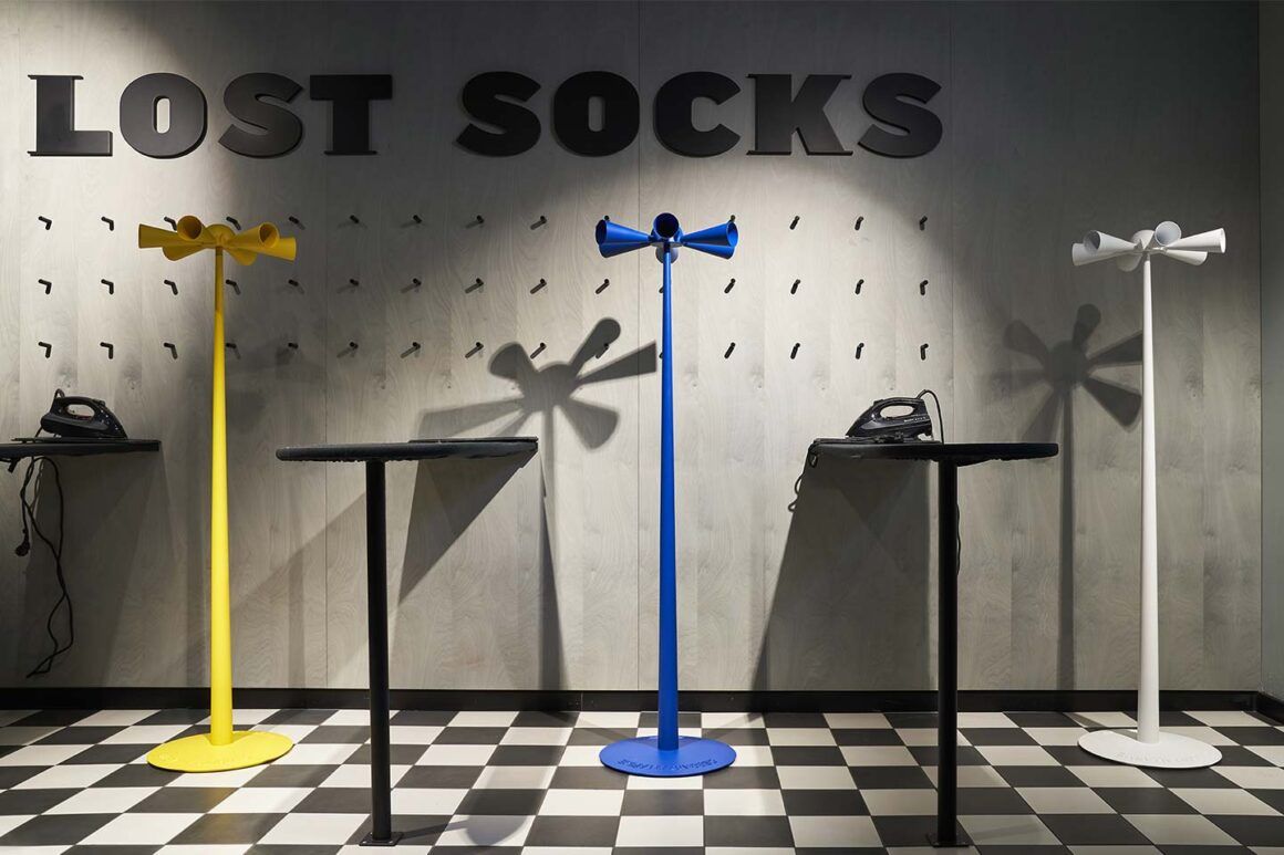 cintres colorés par Poltronova