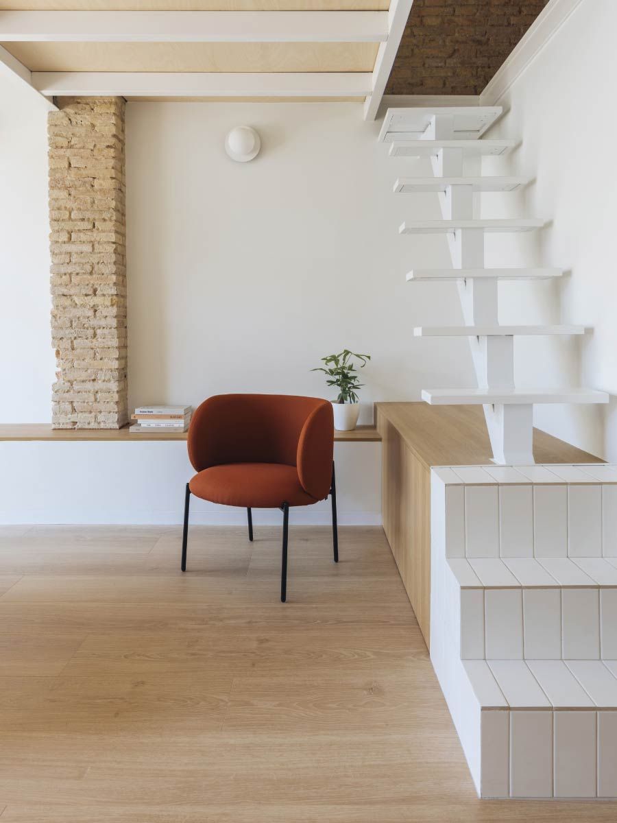 Attique à double hauteur avec mezzanine