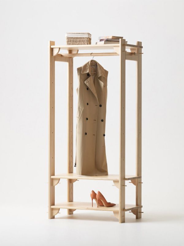 porte-vêtements en bois de la collection EasyStory