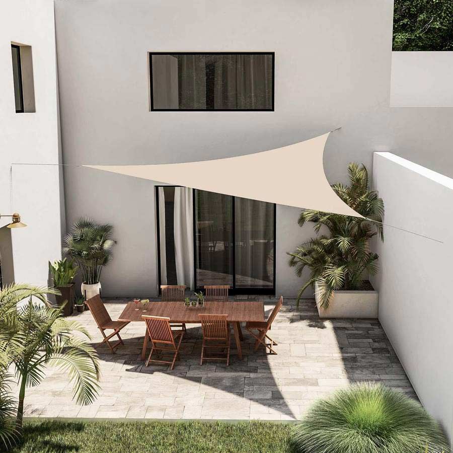 voile d'ombrage dans le jardin