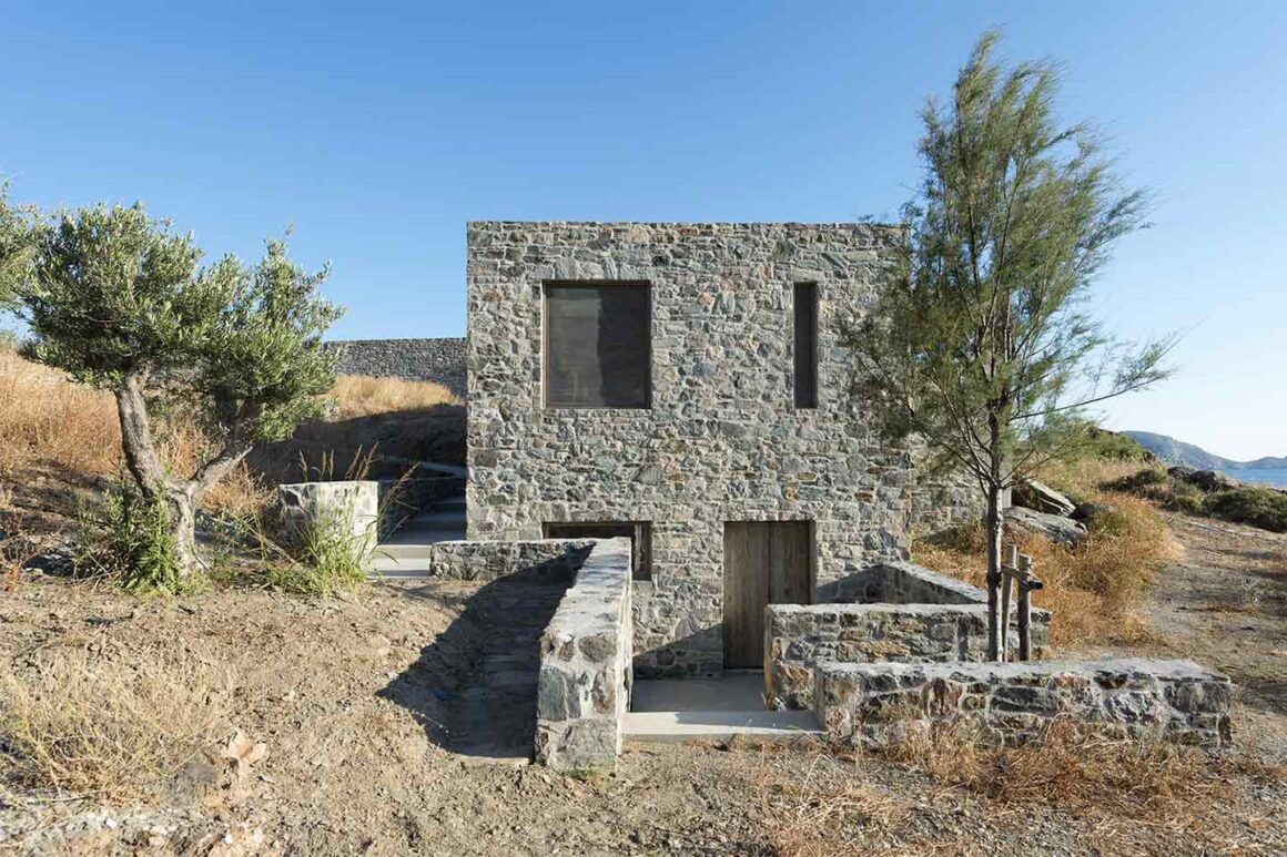 maison en pierre locale