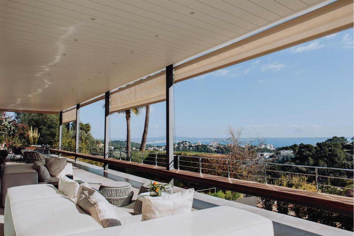 terrasse couverte avec stores 