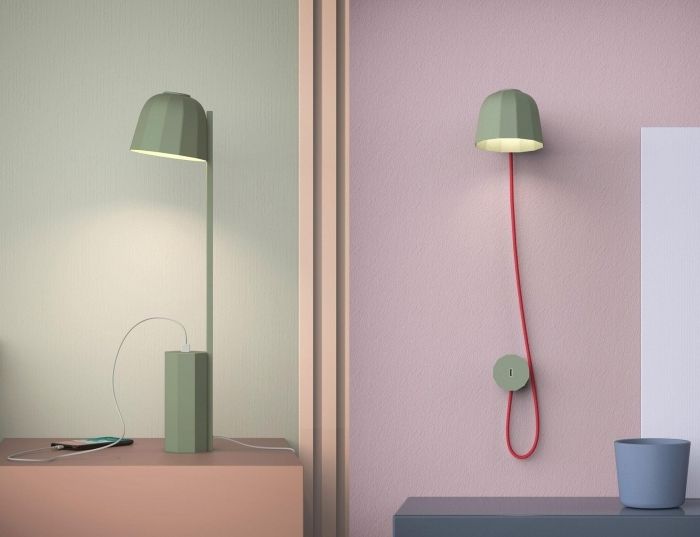 Lampe avec prise de charge USB, en versions de table et murale