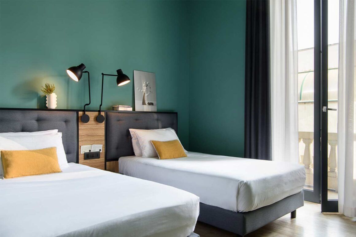 chambre à deux lits à l'hôtel Poet de La Spezia