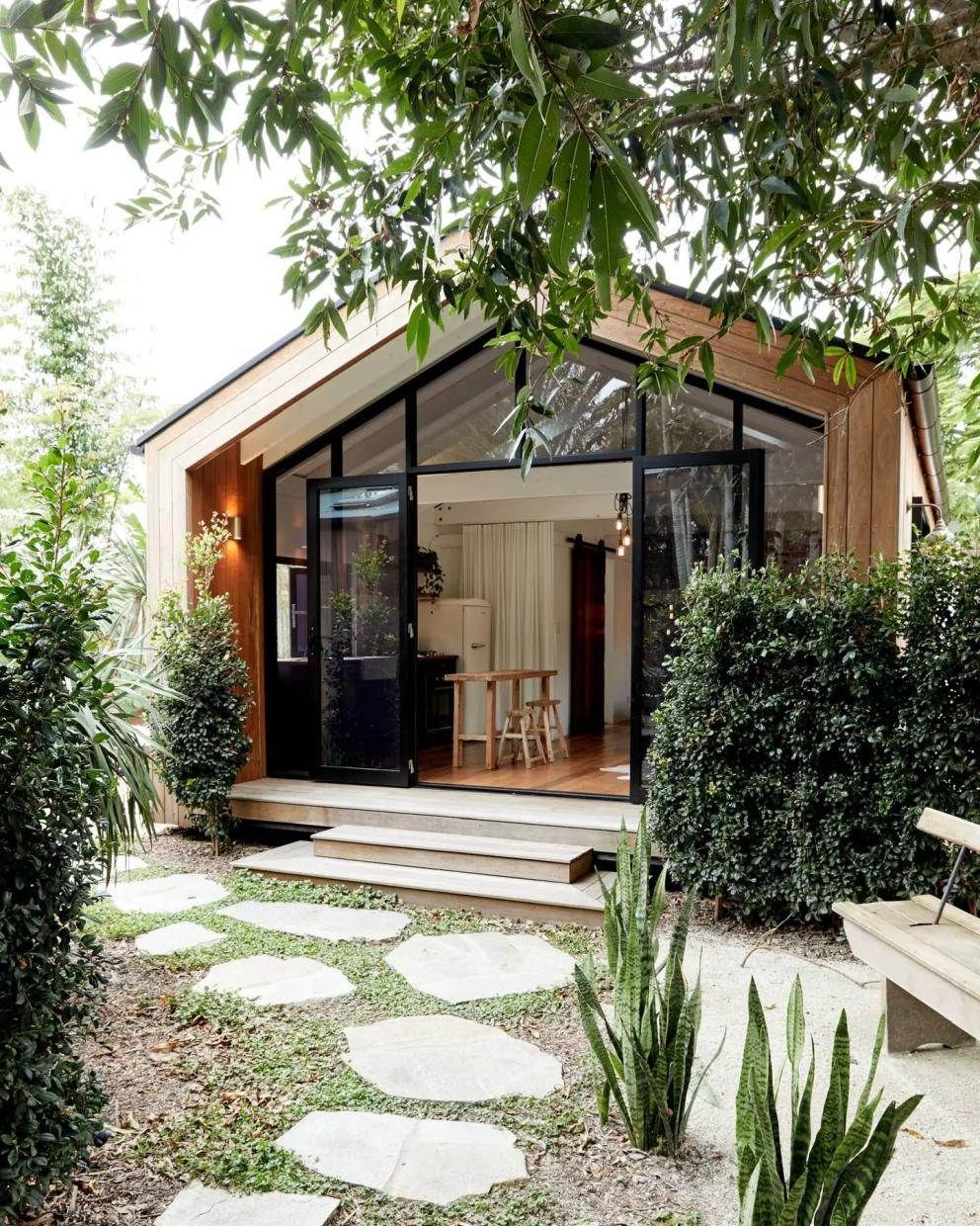 Maison de vacances moderne : idées et solutions en quelques mètres carrés