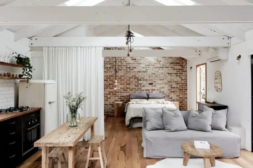 Maison de vacances moderne : idées et solutions en quelques mètres carrés