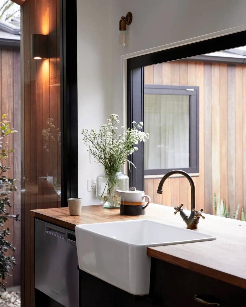 Maison de vacances moderne : idées et solutions en quelques mètres carrés