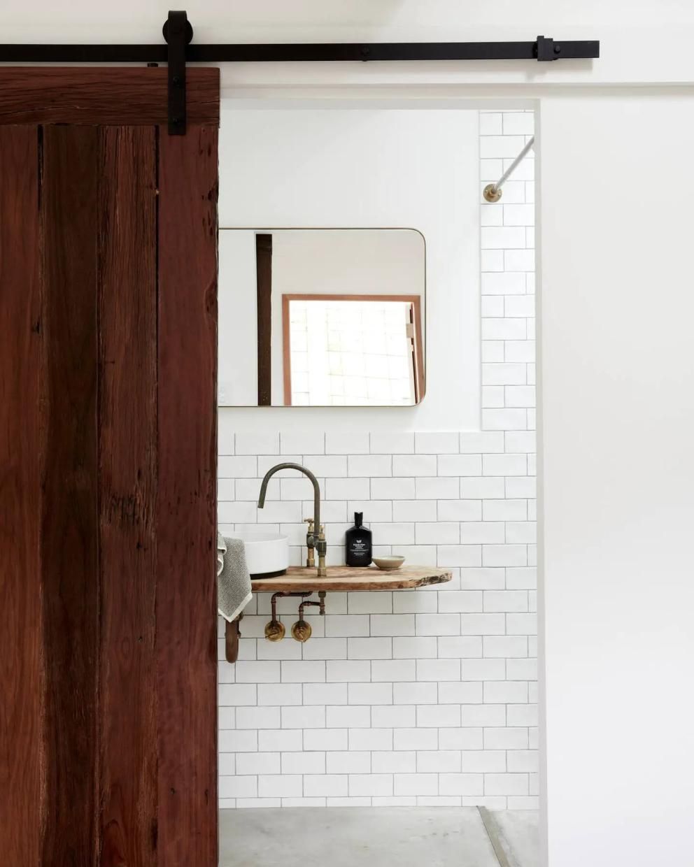 Maison de vacances moderne : idées et solutions en quelques mètres carrés