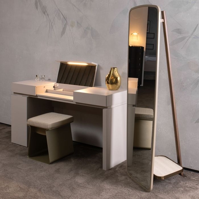 Miroir à vêtements en bois massif et pièces recouvertes de tissu Leo