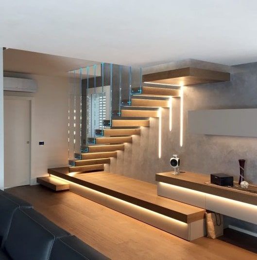 Escalier intérieur en bois
