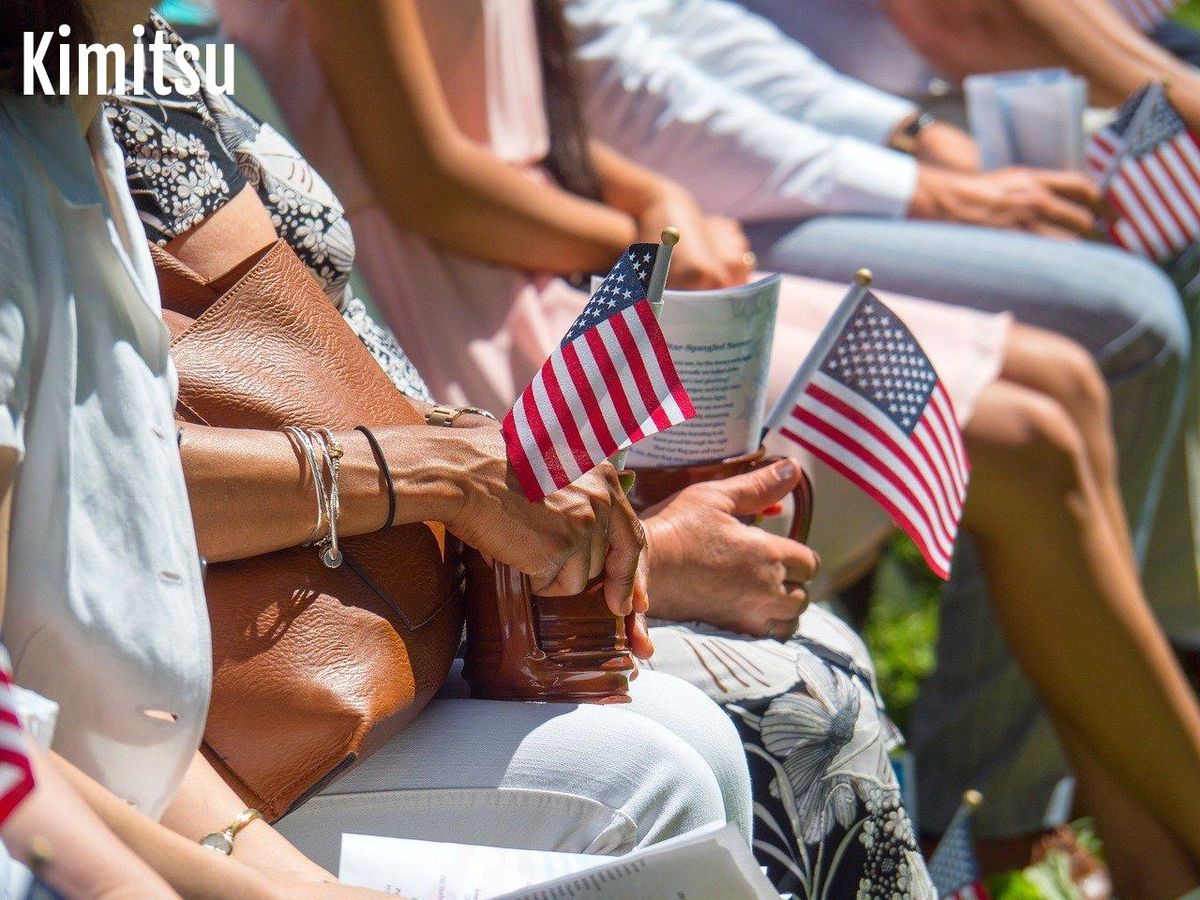 Célébrez l'esprit américain en route! Plongez dans les traditions locales du 4 Juillet. 🇺🇸