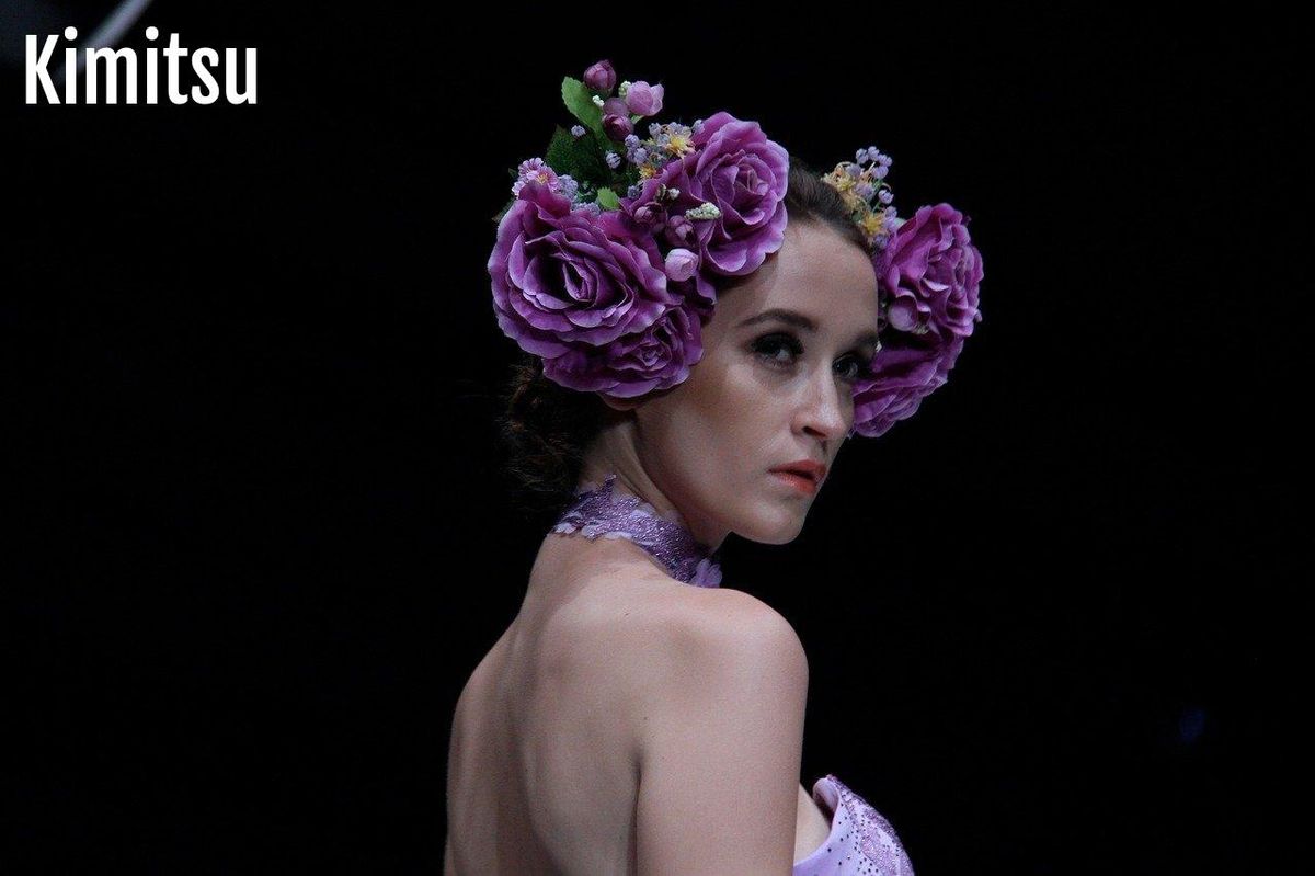 Éclat floral envoûtant: le romantisme réinvente le luxe cet automne-hiver 2024-2025.