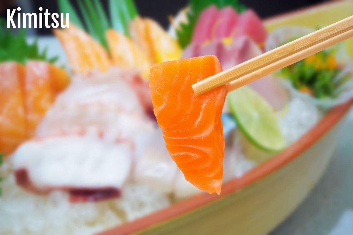 Élégance du sashimi : précision et fraîcheur parfaites en font une œuvre d'art culinaire.