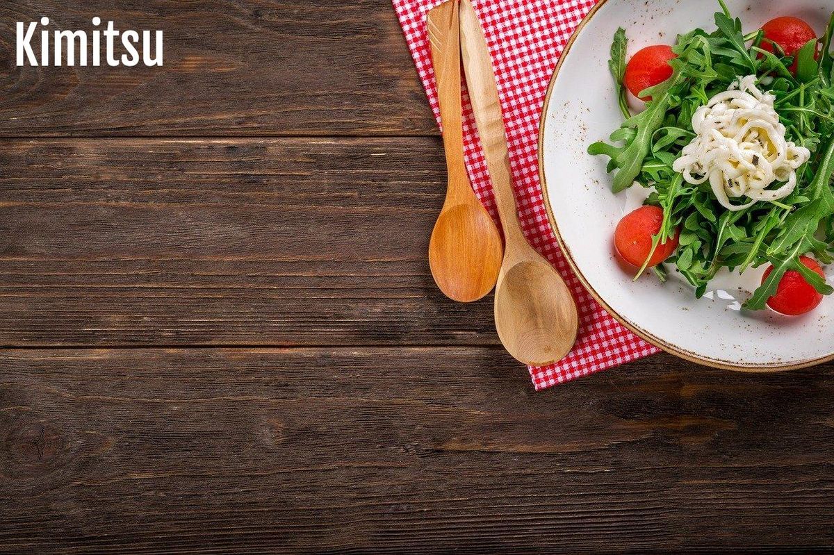 Fraîcheur italienne : salade de roquette et mozzarella, pionnière des saveurs mondiales.