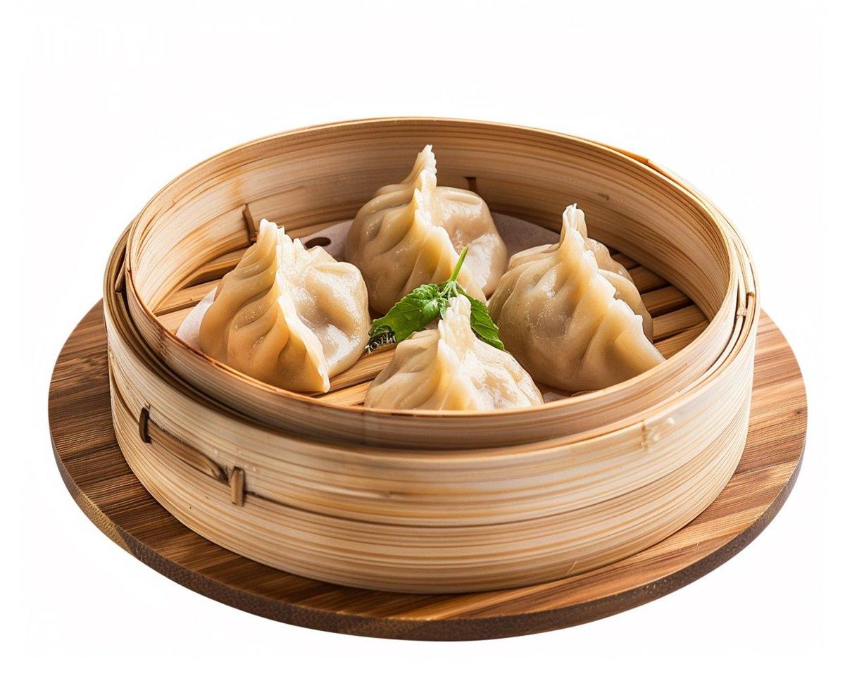Paniers vapeur : l'âme des dim sum moelleux. Découvrez l'art du pliage parfait.