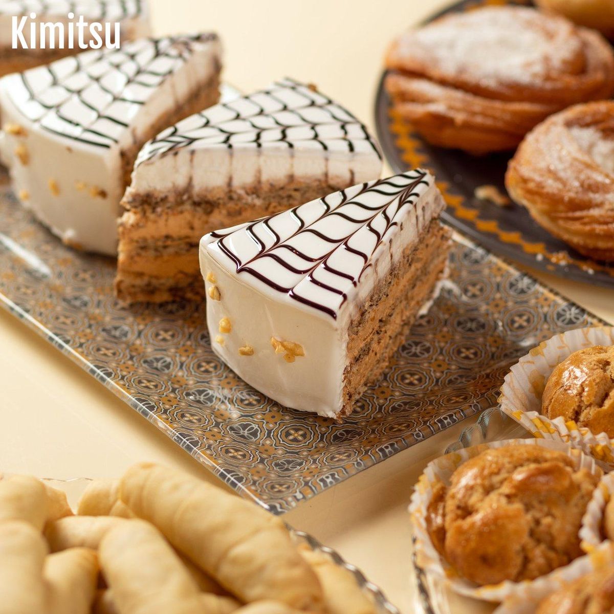 Pâtisseries royales: chaque détail est un hommage à l'art thaï des desserts.