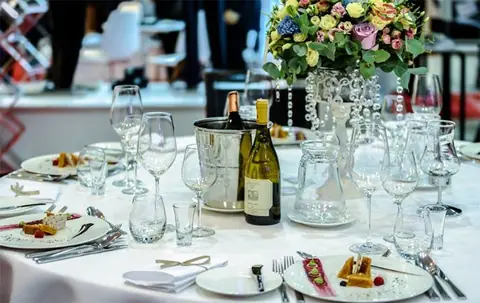 3 avantages de faire appel à un traiteur en Rhône alpes pour votre entreprise