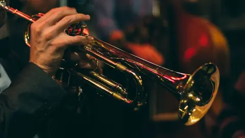 Apprendre l’improvisation jazz par l’analyse des transcriptions de solos de grand jazzmen