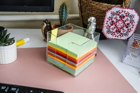 Organiseur de bureau enfant DIY : 3 idées récup' pour petits espaces