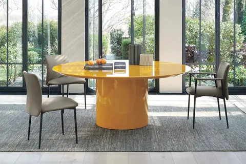 Décoration avec du jaune. L'été toute l'année