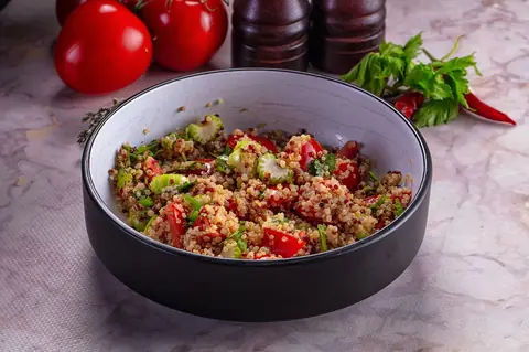 10 salades composées complètes et gourmandes pour l’été