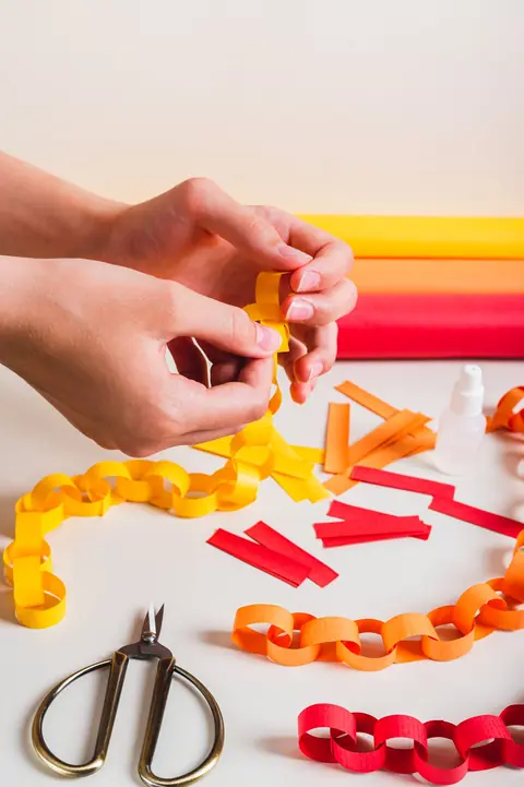 Guide d'introduction aux rubans : choix des matières, techniques et idées créatives pour projets DIY et activités familiales