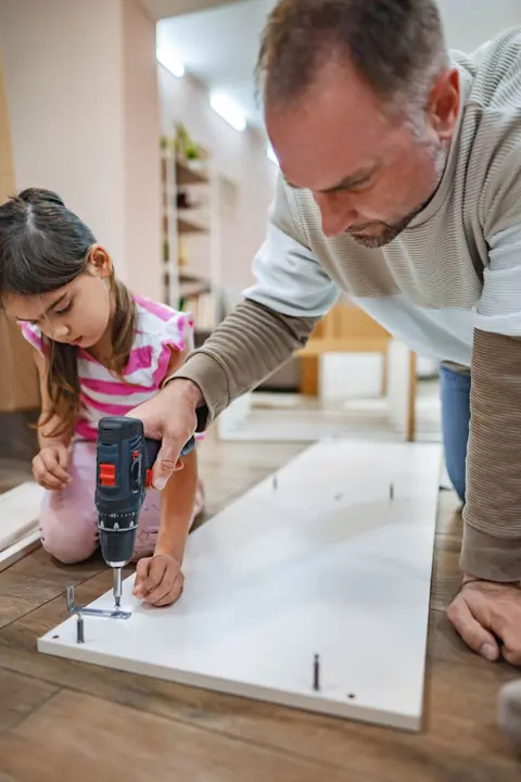 Guide pratique des adhésifs DIY pour ateliers familiaux : types, usages, sécurité et projets créatifs réussis