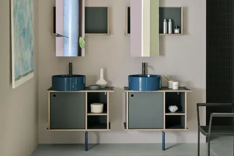 Les vibrations de l'été : la salle de bains Ceramica Cielo est teintée de bleu