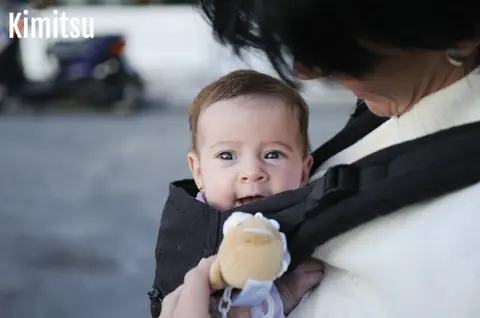 Quel porte-bébé rapide à enfiler pour soulager le quotidien ?