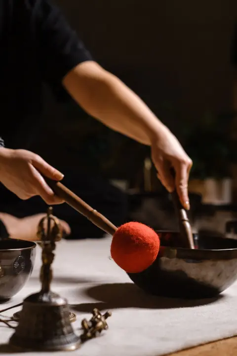 Bain sonore : bienfaits, séance et instruments pour se relaxer
