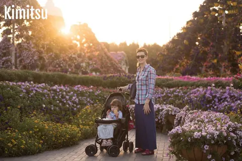 Sortir avec bébé : conseils pour profiter des lieux publics sans stress