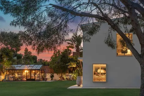 Susanna Cots crée un printemps éternel dans cette maison méditerranéenne