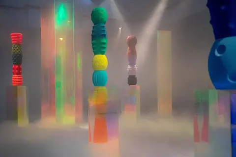 Tendances couleurs 2024 : rose nuancé et vert électrique