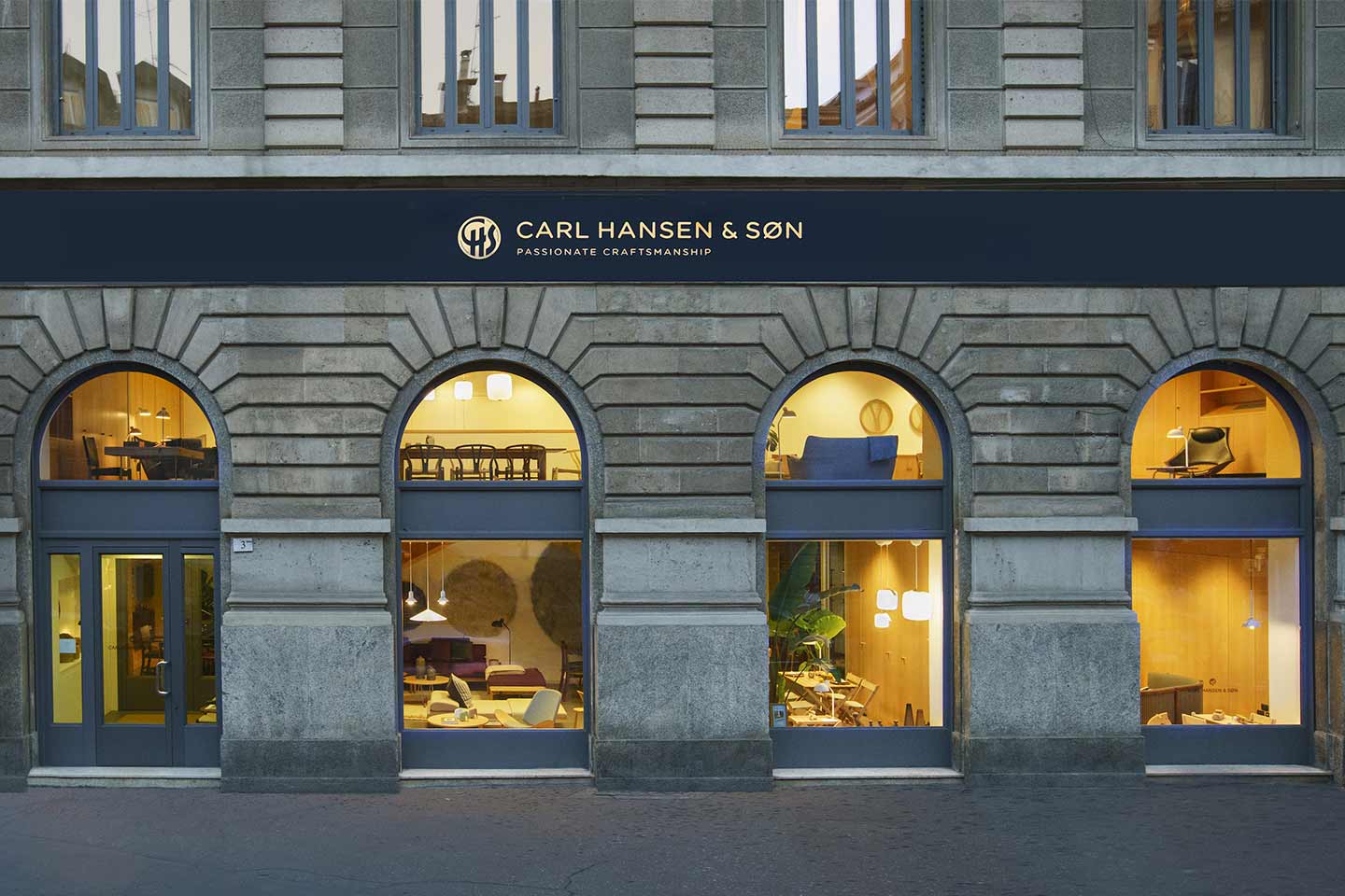 Lire la suite à propos de l’article Carl Hansen & Søn ouvre un nouveau magasin phare dans le quartier de Brera à Milan