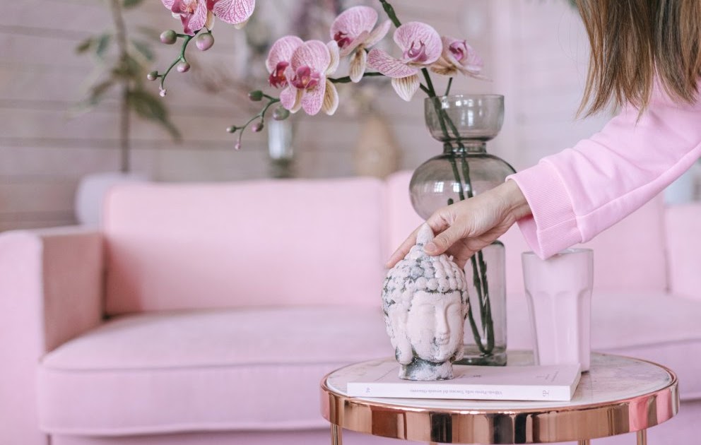 Lire la suite à propos de l’article Barbiecore est plus qu&rsquo;une nouvelle tendance en matière d&rsquo;aménagement intérieur et de mobilier | Homes and Interiors