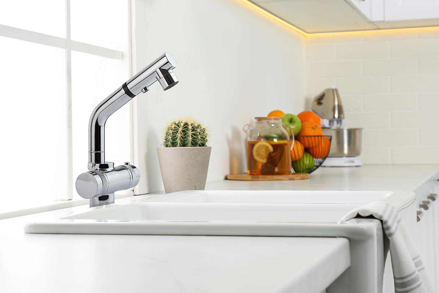 Une cuisine écologique avec du style. Solutions de conception durable Les nouveaux mitigeurs thermostatiques pour la cuisine écologique