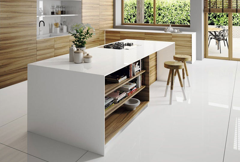 Une cuisine écologique avec du style. Solutions de conception durable Des plans de travail naturels pour une cuisine durable