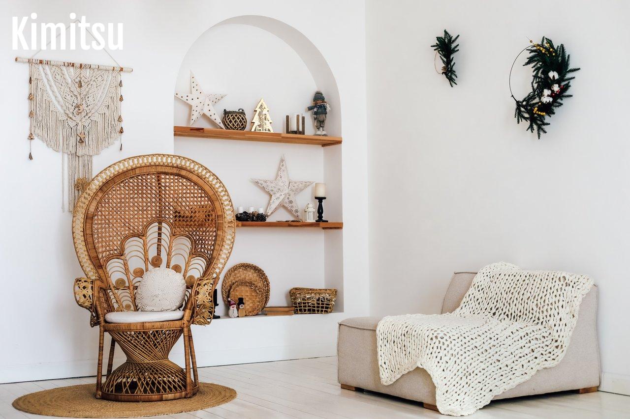 Un cozy rattan living room lumineuse, alliant mobilier naturel et ambiance chaleureuse.