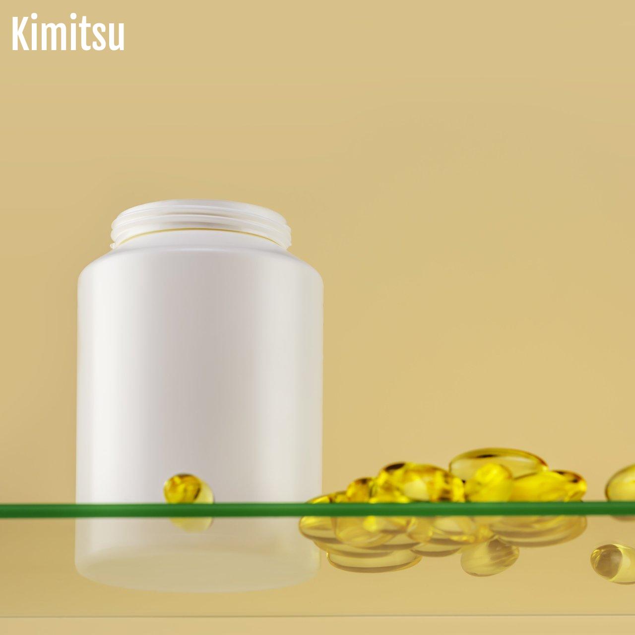 Flacon d'oméga-3 en capsules, complément essentiel pour la mémoire et la santé familiale.